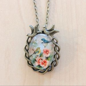 🌸Antique Style Birds and Pink Flowers Necklace